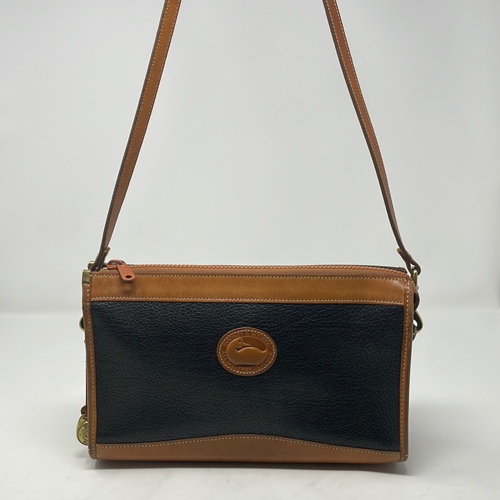 Vintage Dooney & Bourke Leather Crossbody🖤 - Picture 4 of 16